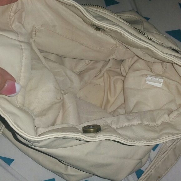 BUTTERY SOFT LEATHER CROSSBOW BAG - Picture 4 of 4